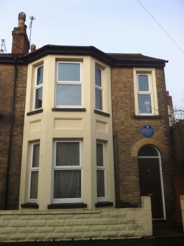 The same house seen today which now boasts a blue plaque signifying it was the first house to be bombed in Zeppelin raid on England.